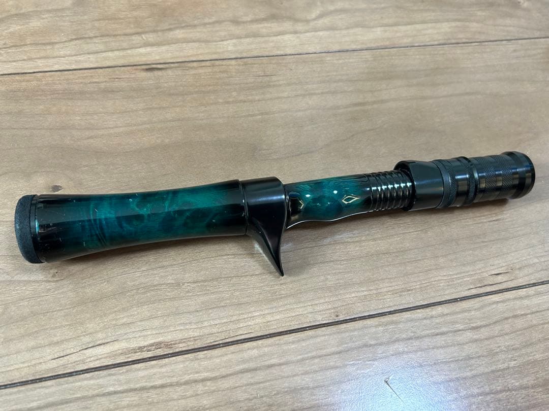 Hitotaki Works ヒトトキワークス 翡翠ブラック ベイトモデル