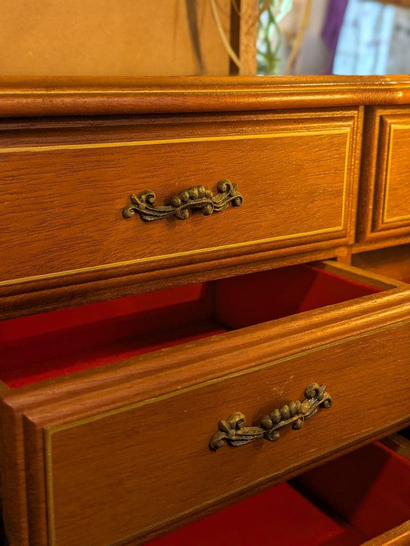 小物入れ vintage Jewelry box.