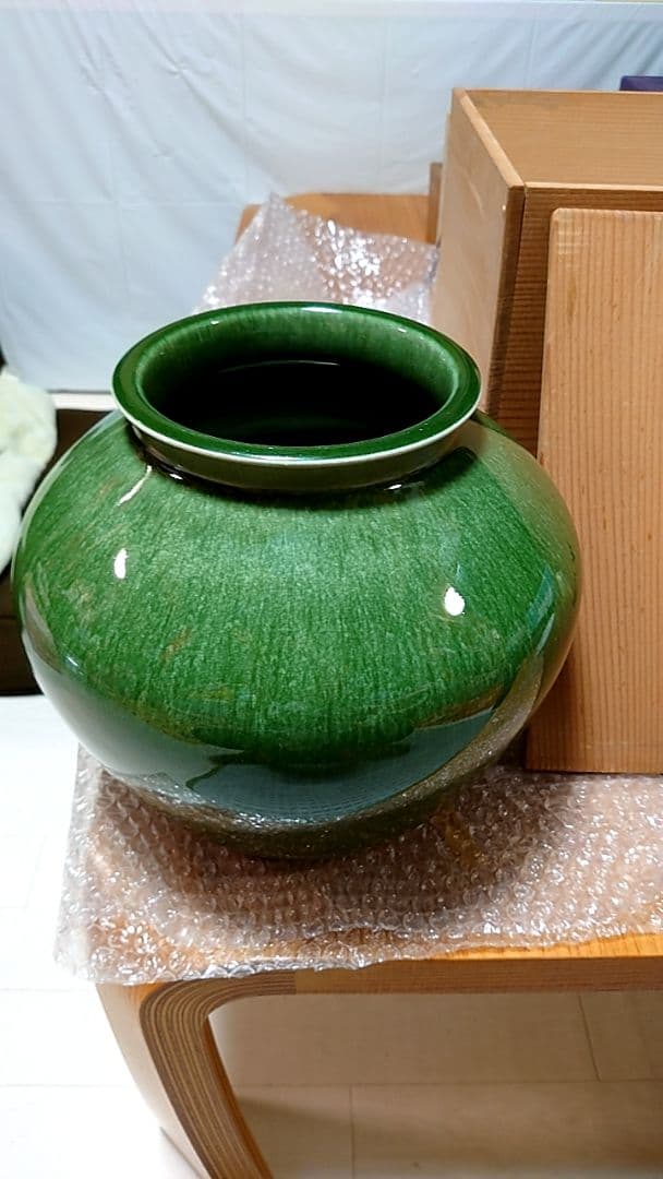 緑色 陶器製 花瓶 木製箱付き