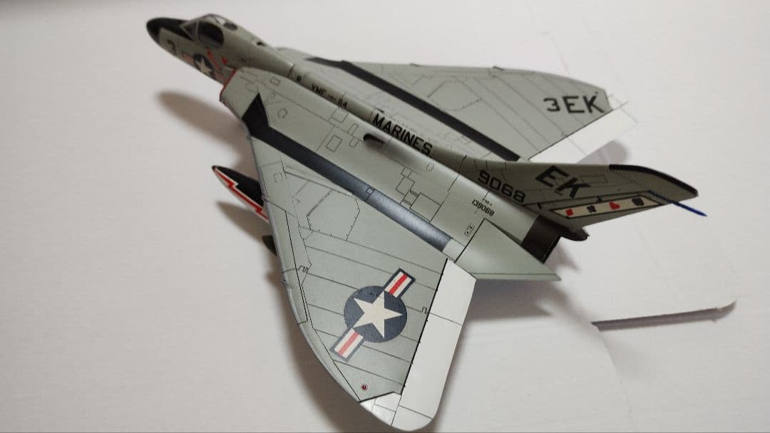 プラモデル完成機　1/72　ダグラスF4D-1スカイグレイ