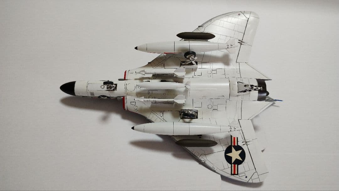 プラモデル完成機　1/72　ダグラスF4D-1スカイグレイ