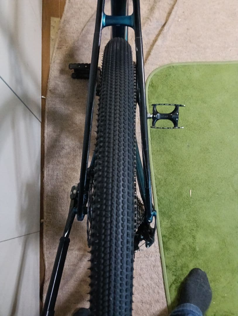 トレックＦＸスポーツ4　 フルカーボン Мsize 直接お引き取り希望です
