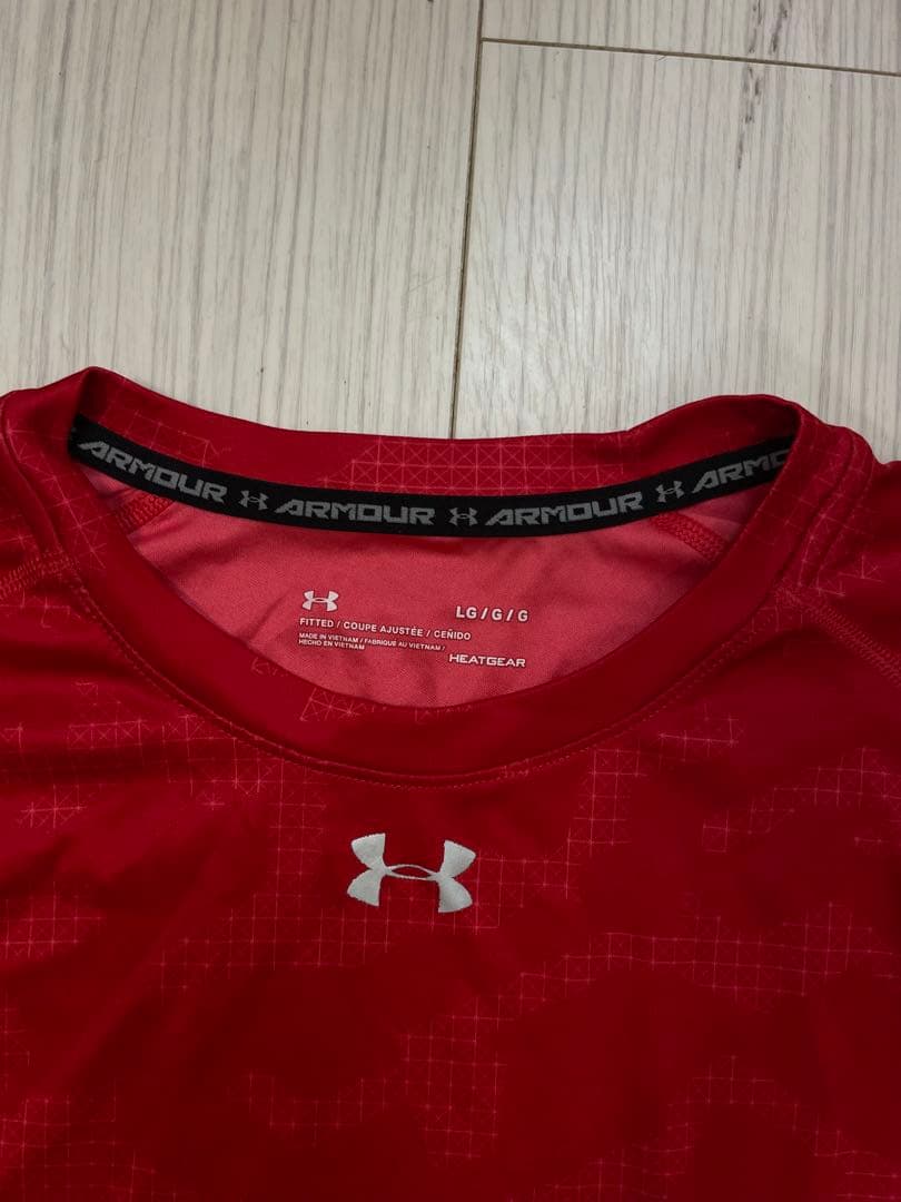 Under Armour HeatGear レッド・深緑色３枚セット