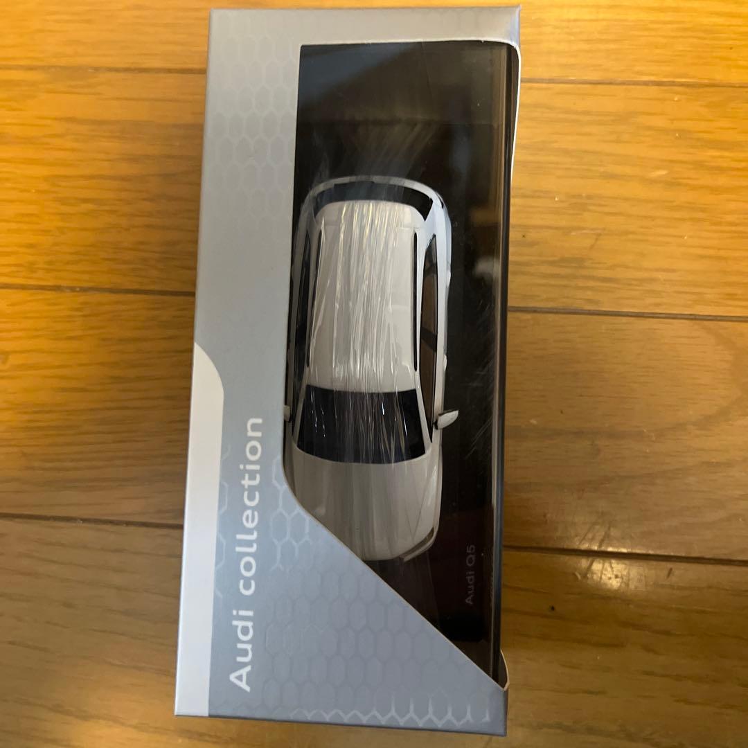 Audi Q5 ミニカー Audi collection