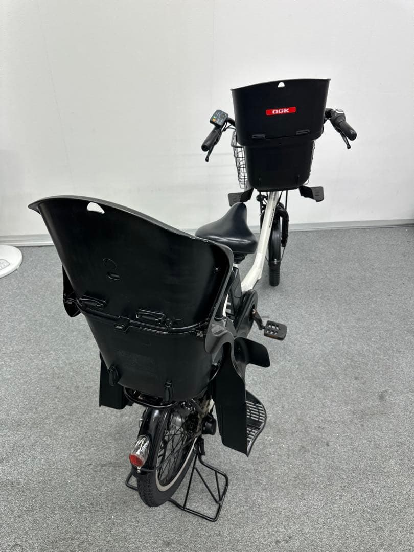人気な車種3人乗り対応　パナソニックギュットアニーズ　電動自転車　子供シート付き