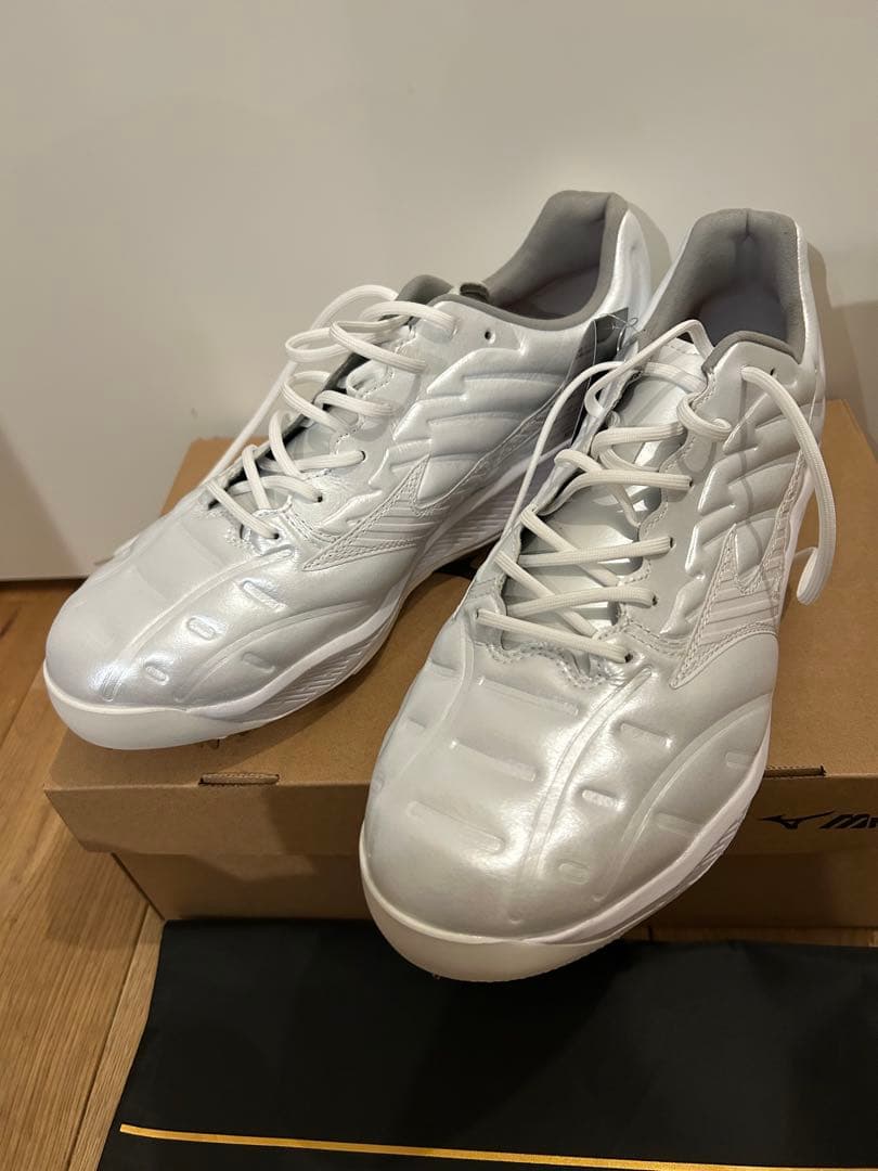Mizuno クッションレボプロ　28.5㎝　ホワイト　スパイク
