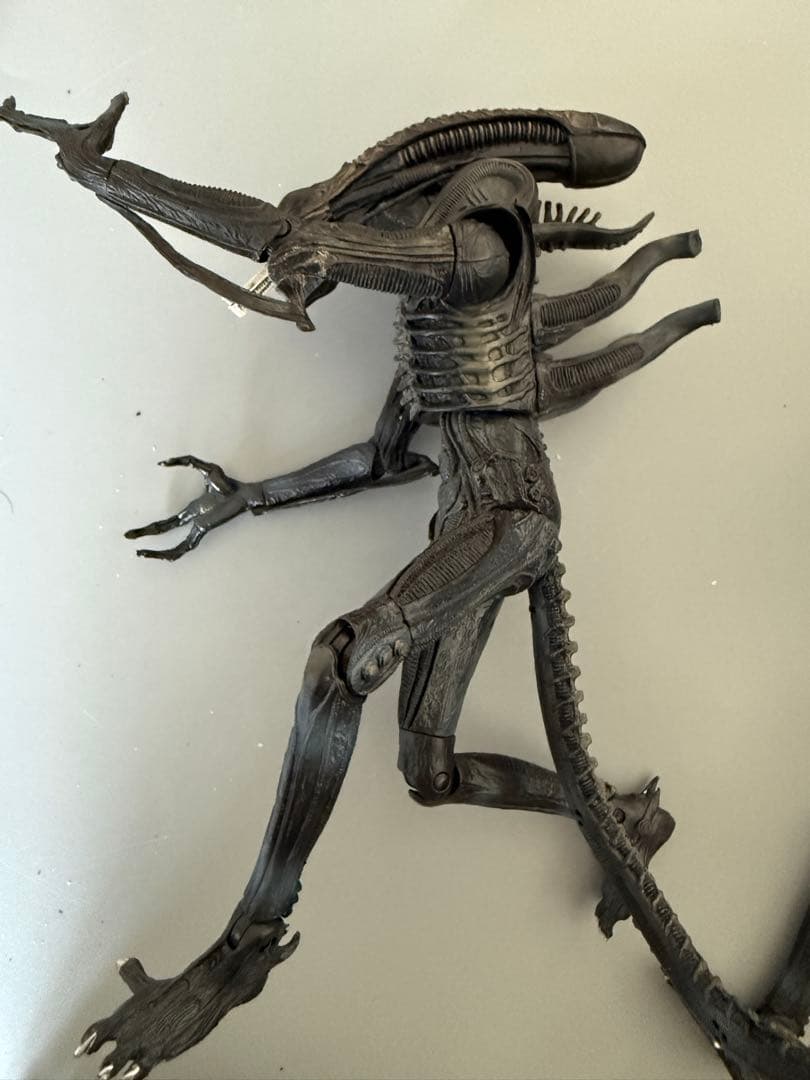 エイリアンフィギュア 可動式 ブラック
