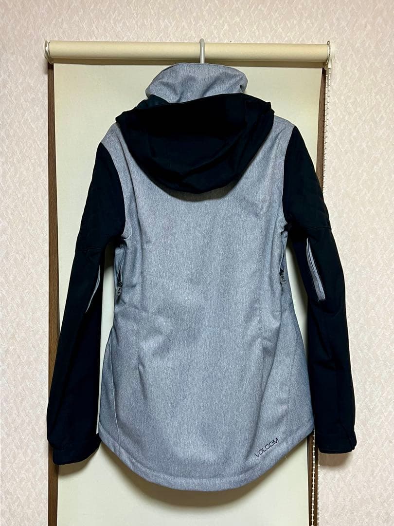 VOLCOMボルコムレディーススノーボードウェア