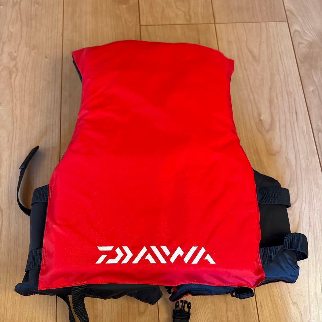 2個セット‼︎Daiwa製のLサイズレッドライフジャケット