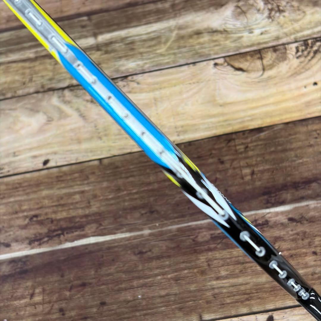【美品】LI-NING リーニン　ウルトラカーボン７０００　バドミントンラケット