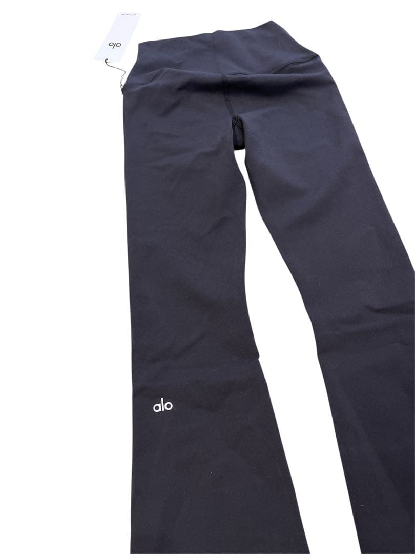 新品Alo Yogaフレアレギンス ヨガパンツ ブラックXS