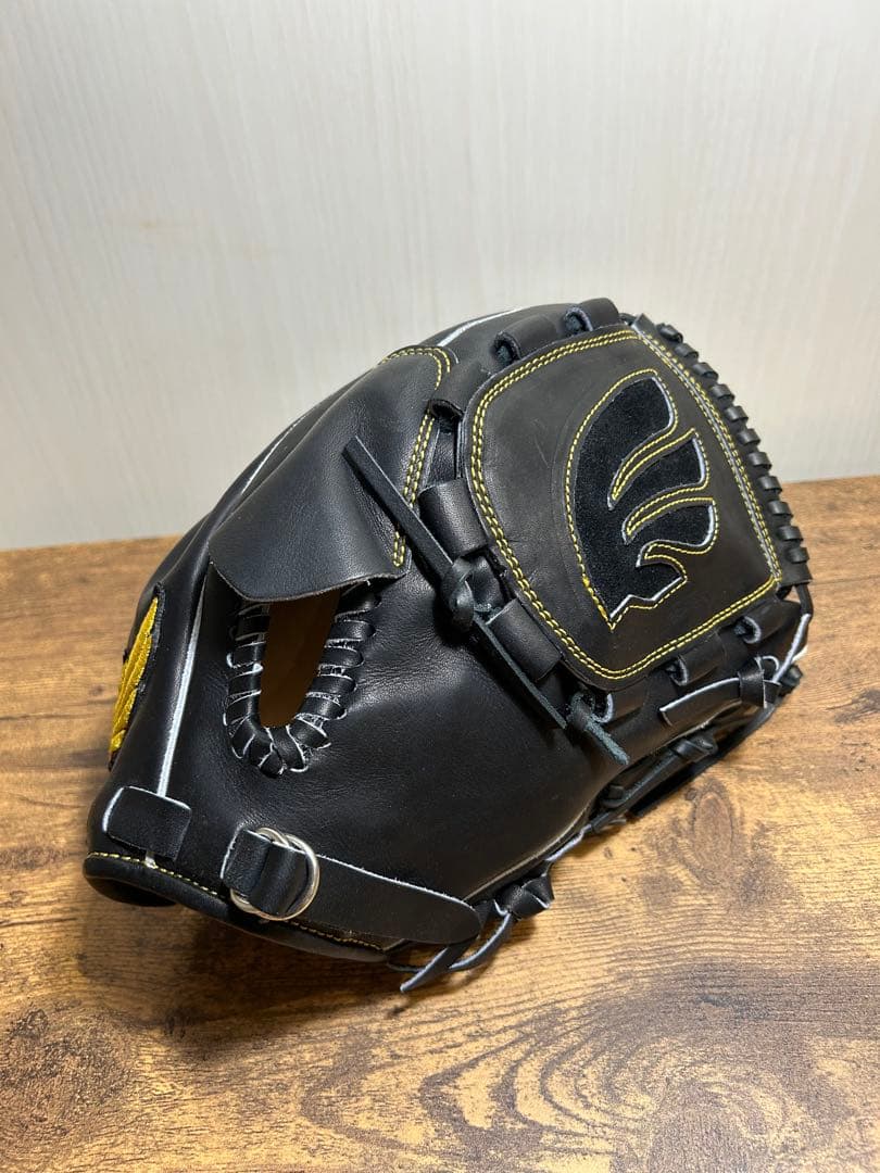 定価63,800円　ジュニュイン Genuine 硬式投手用グラブ（新品）