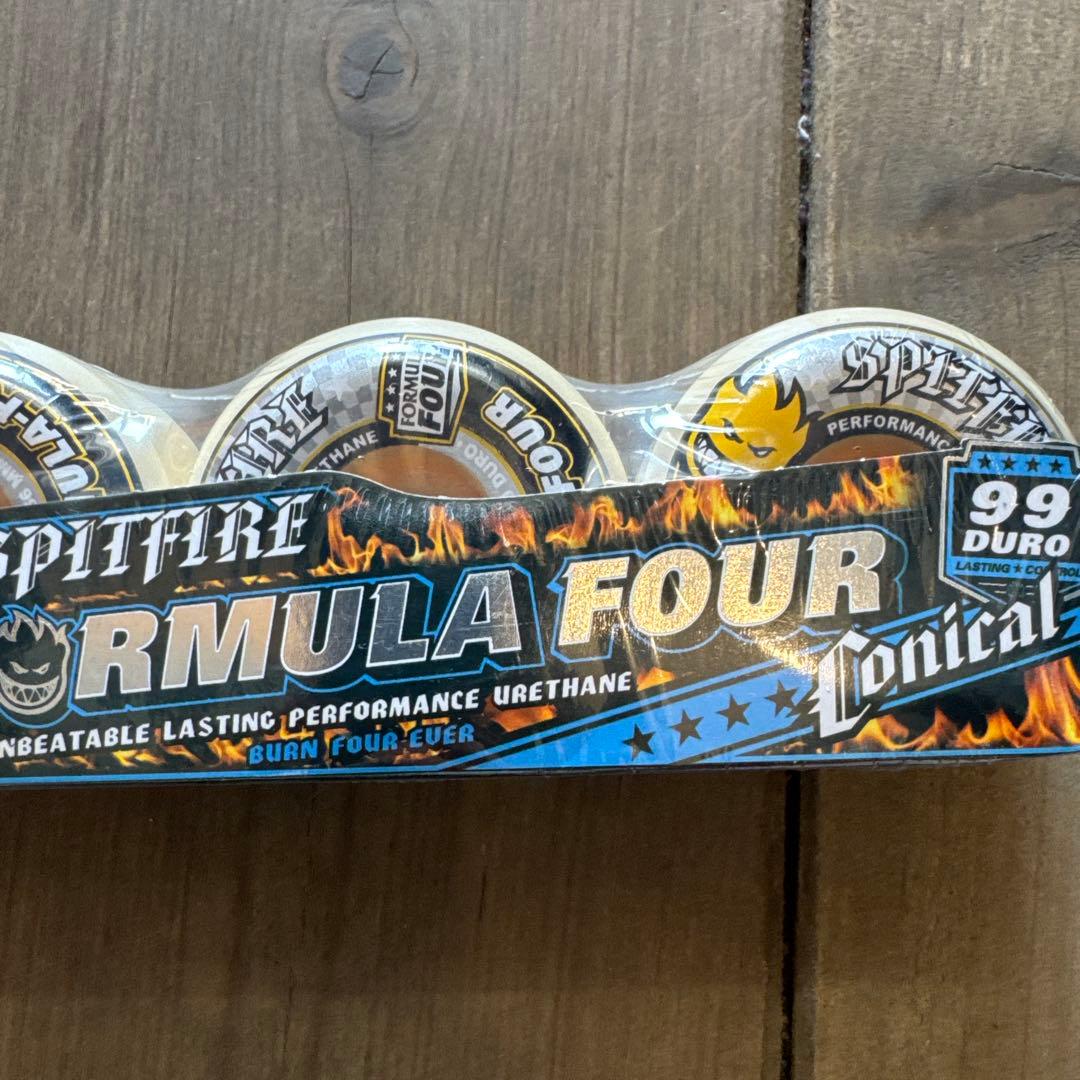 Spitfire Formula Four 56mm99aコニカルウィール