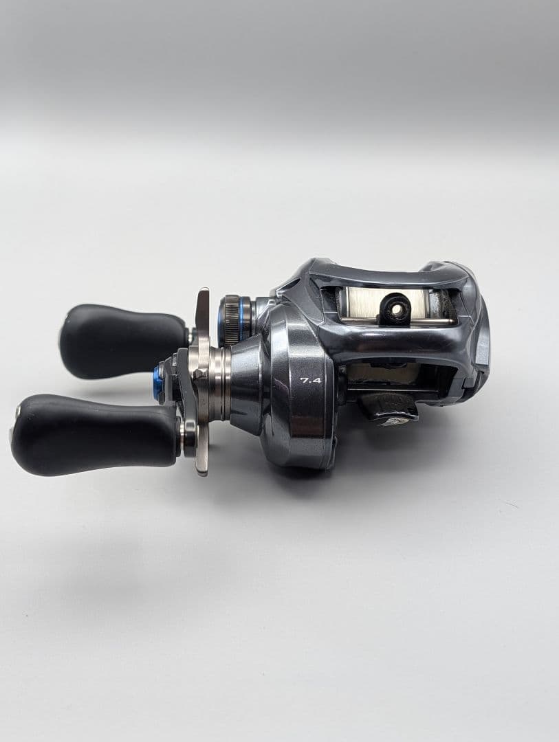 k*j様 シマノ SLX DC XT 70HG ベイトリール 動作確認済 中古