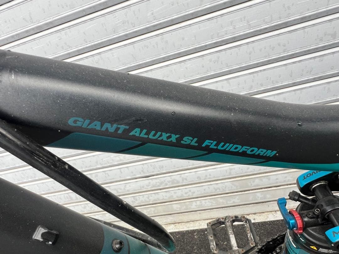 ジャイアントGiant Aluxx SL Fluidform