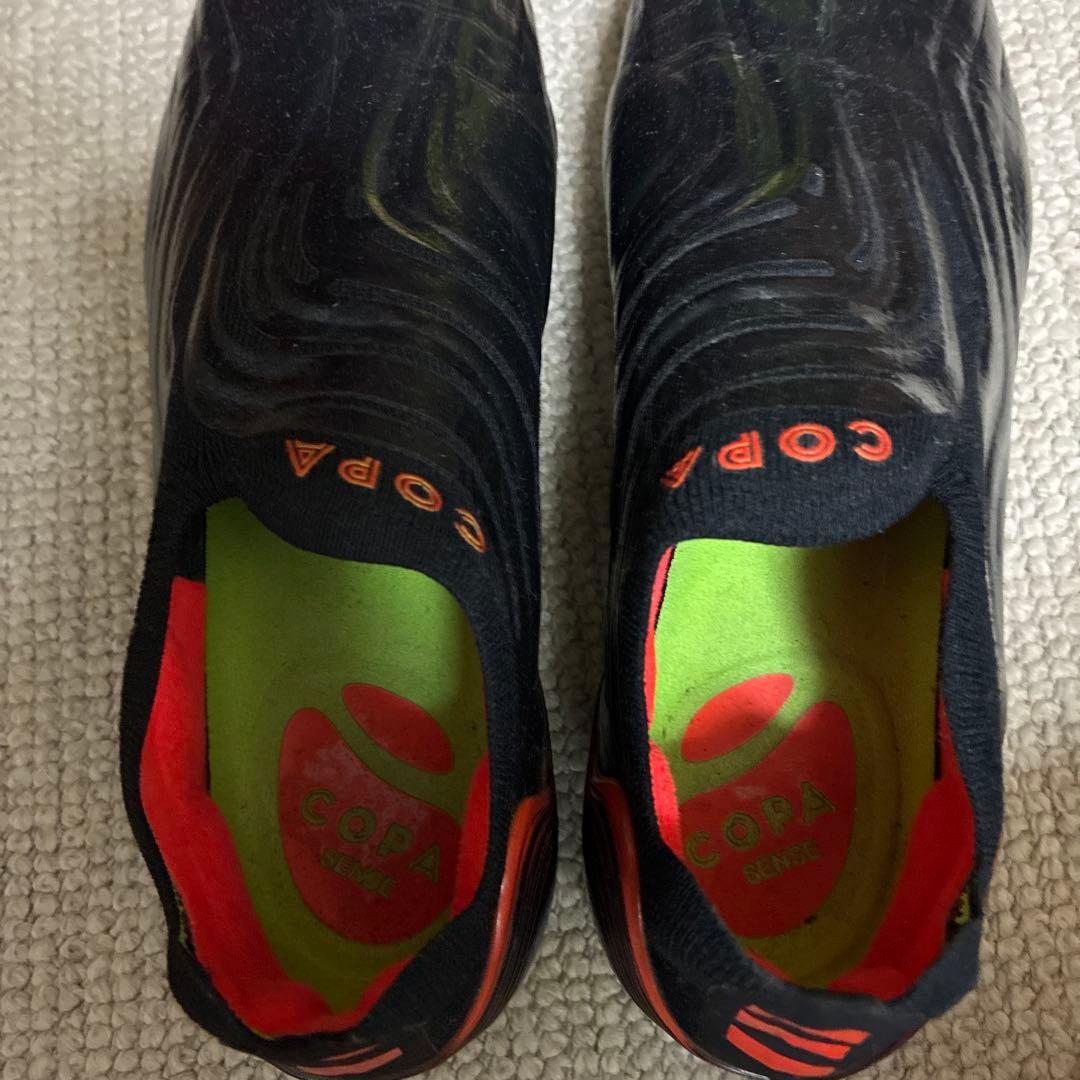 adidasコパセンスfg レースレスモデル