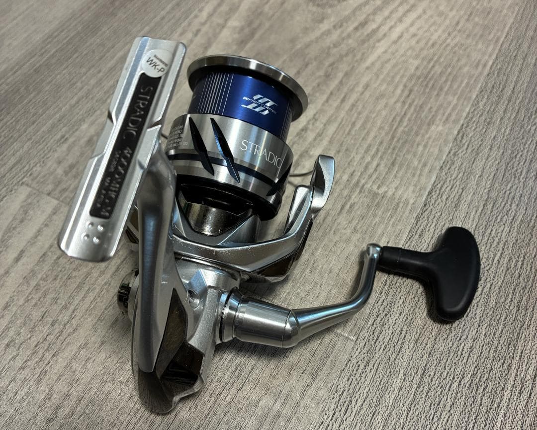 SHIMANO 23STRADIC 4000MHG スピニングリール