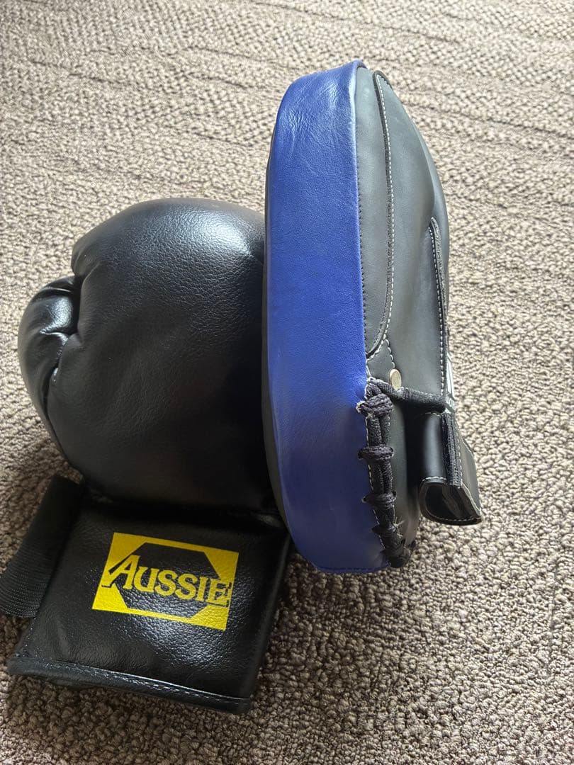 AUSSIE ボクシンググローブ 黒　ミットグローブセット