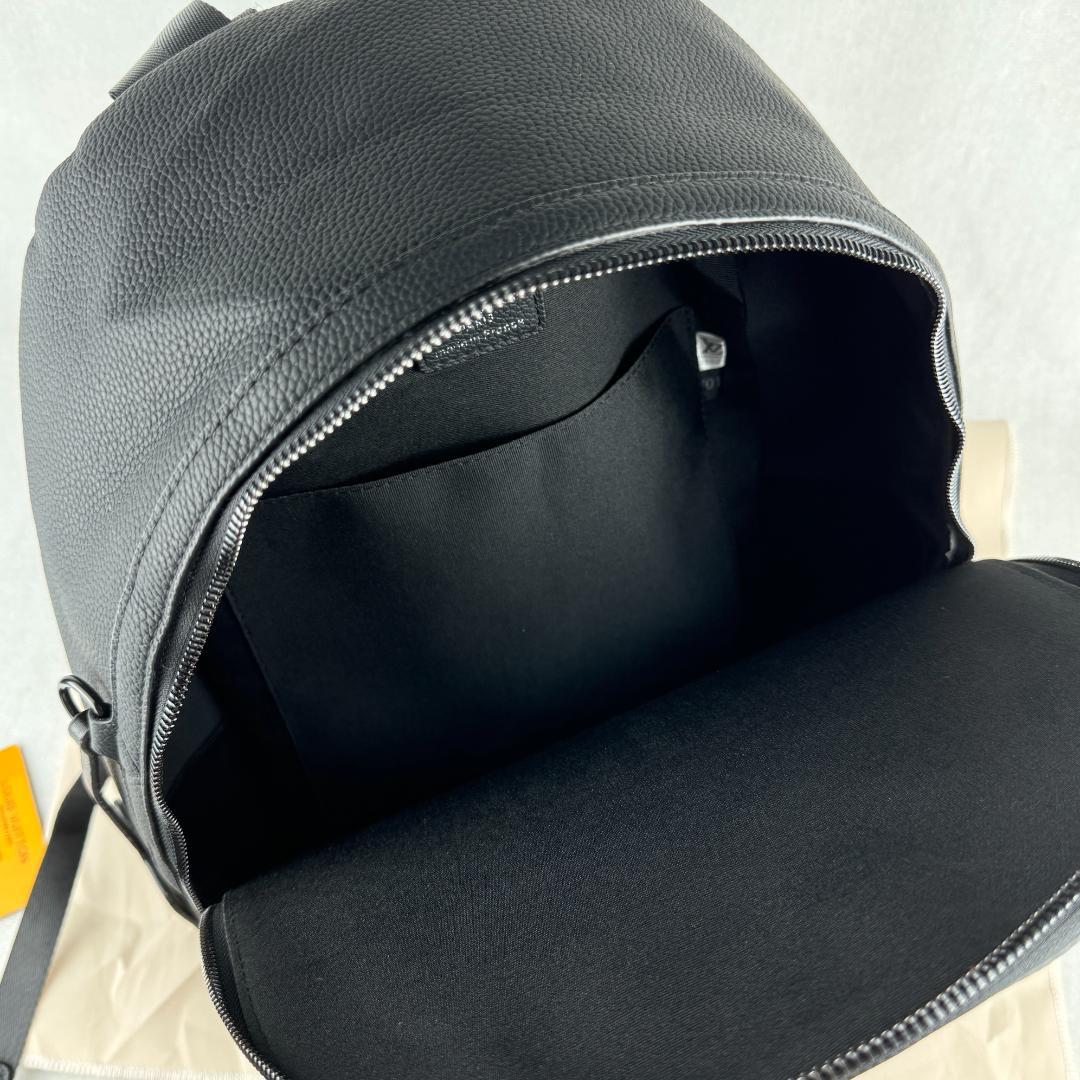 美品 LOUIS VUITTON ルイヴィトン テイクオフ・バックパック