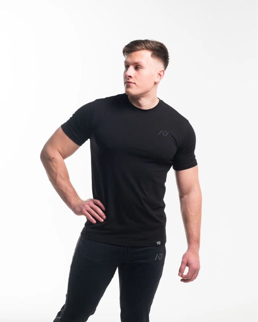 A7 BAR GRIP CREST TRUE-FIT Tシャツ STEALTH
