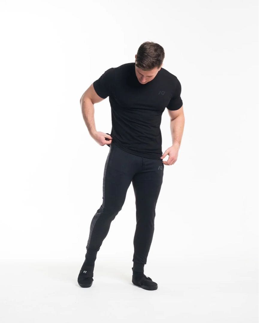 A7 BAR GRIP CREST TRUE-FIT Tシャツ STEALTH