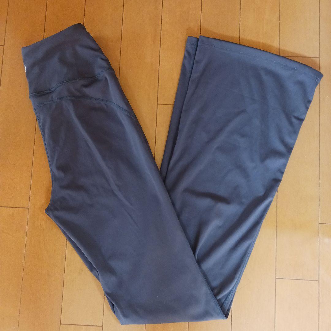 グレー フレアパンツ ハイウエスト ストレッチ