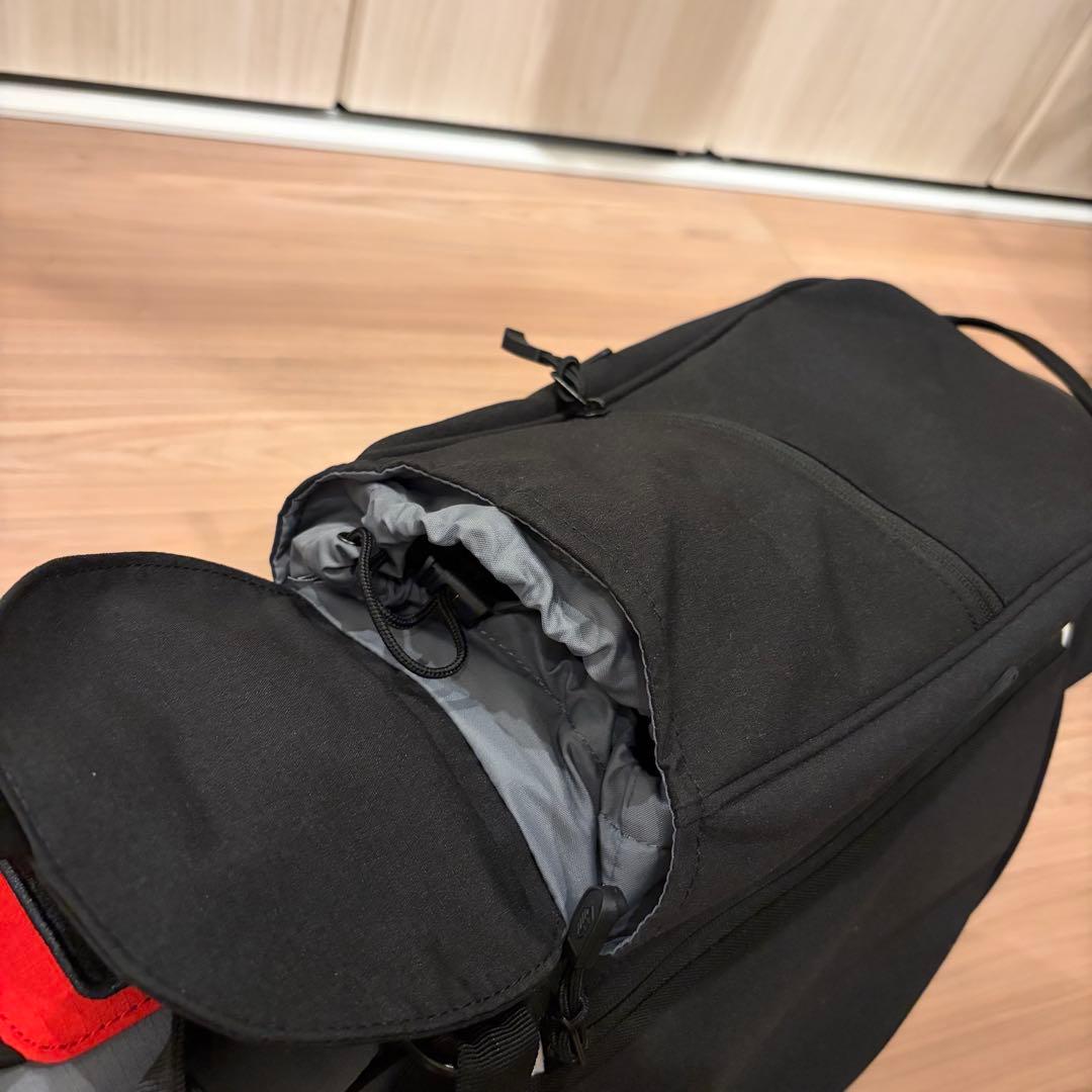 タイムセール中！Jones Rover Charcoal/Black/Red
