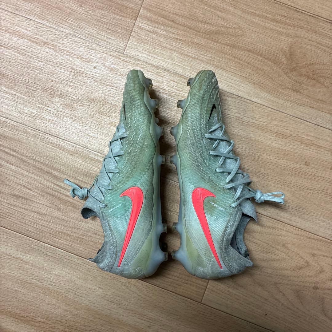 Nike サッカーシューズ・スパイク ファントム　GX エリート　ピンク　水色