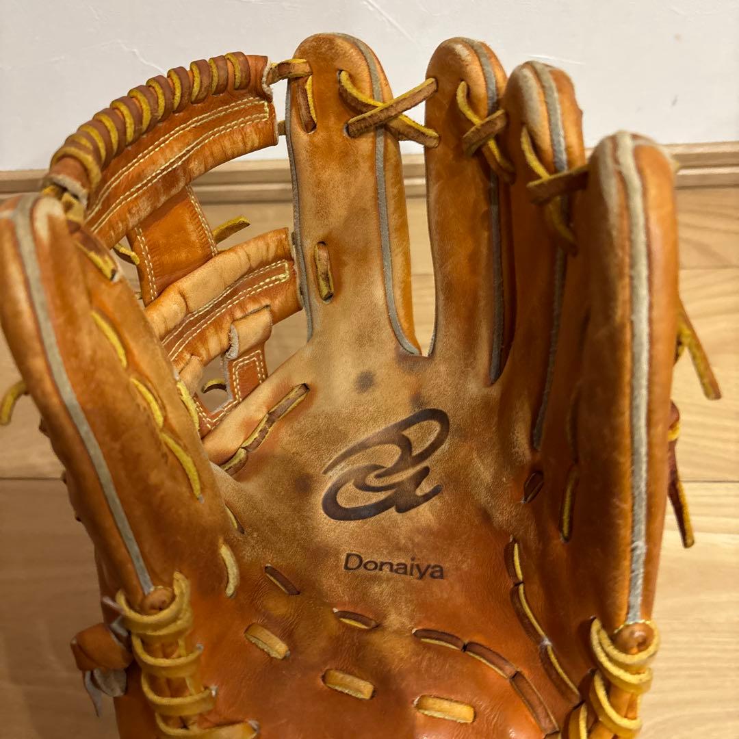 ドナイヤ　軟式グローブ　山田哲人モデル