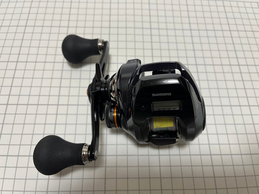 シマノ(SHIMANO) 19 バルケッタ プレミアム 151DH(左)
