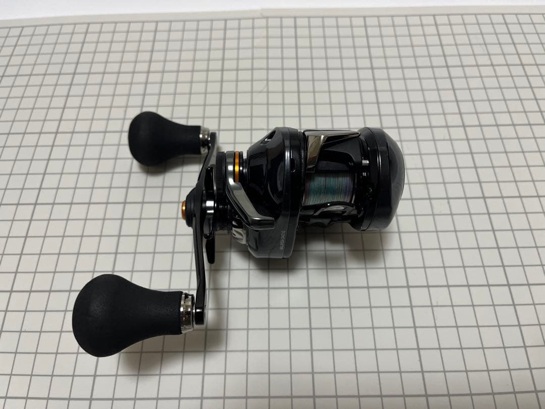シマノ(SHIMANO) 19 バルケッタ プレミアム 151DH(左)