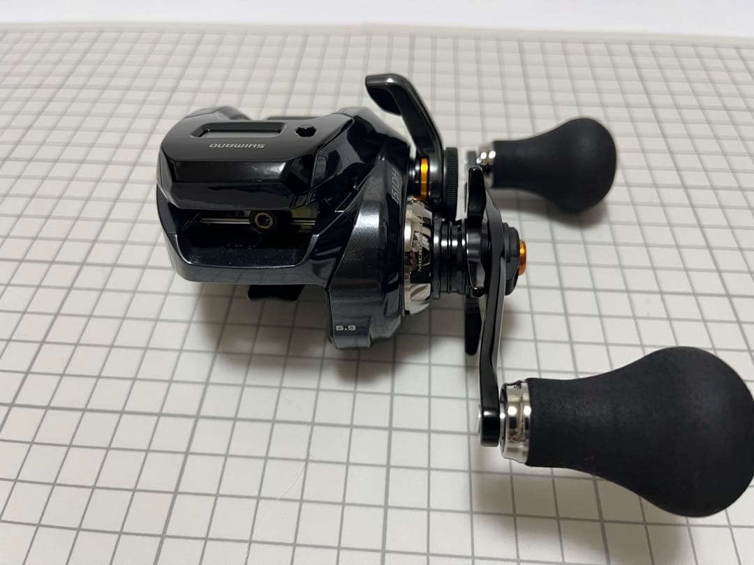 シマノ(SHIMANO) 19 バルケッタ プレミアム 151DH(左)