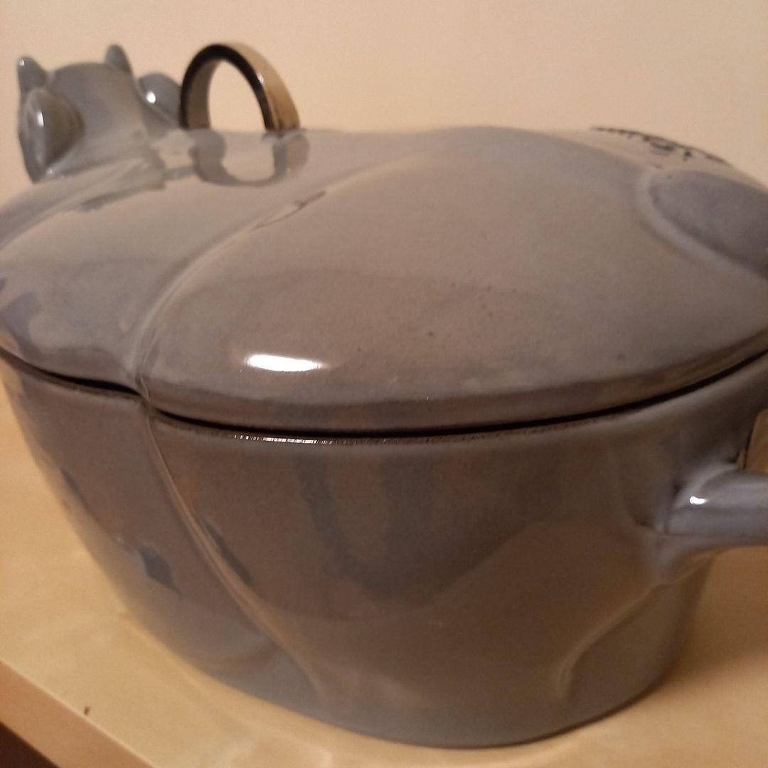 STAUB 牛型 鍋 グレー 　レア商品　フランス製