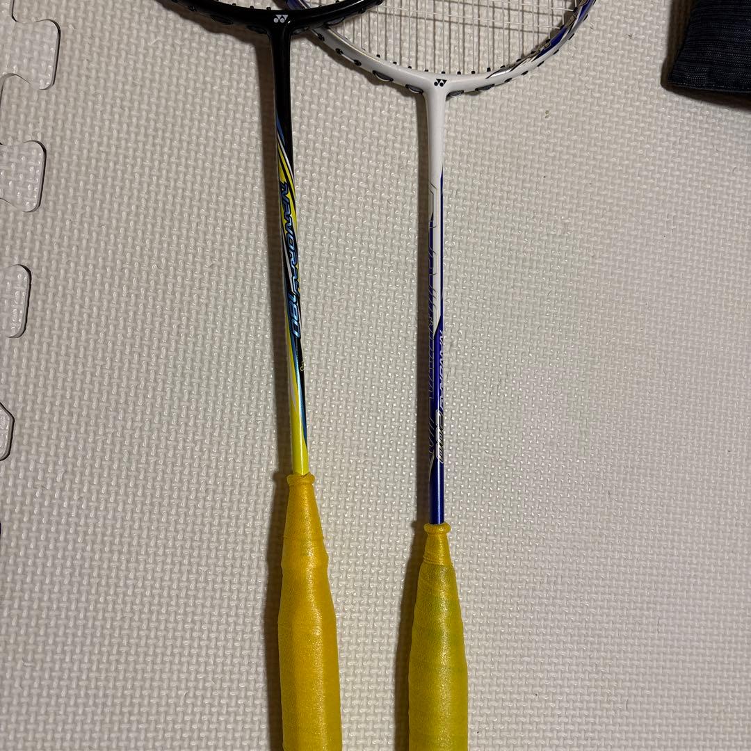 バドミントンラケット 2本セット　ナノレイ　180とナノレイ　200