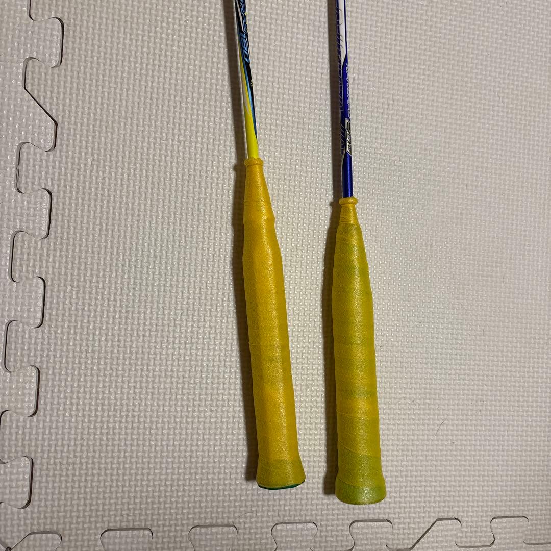 バドミントンラケット 2本セット　ナノレイ　180とナノレイ　200