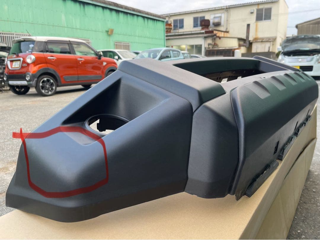 ジムニー引き取り限定　JB64フロントバンパー