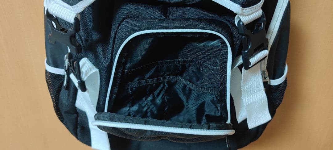 OAKLEY ICON バックパック ブラック/ホワイト