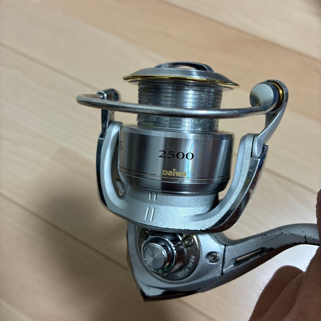 Daiwa LUVIAS 2500 スピニングリール