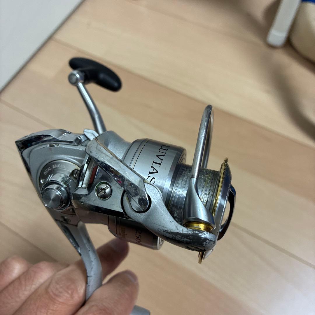 Daiwa LUVIAS 2500 スピニングリール