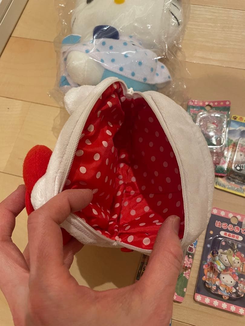 ハローキティ コラボぬいぐるみ　ポーチ　ファスナーマスコット　まとめ売り