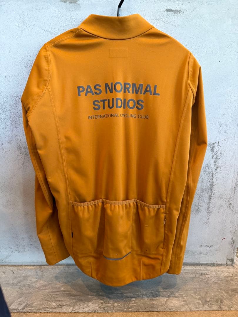 PAS NORMAL STUDIOSサーマルジャケット