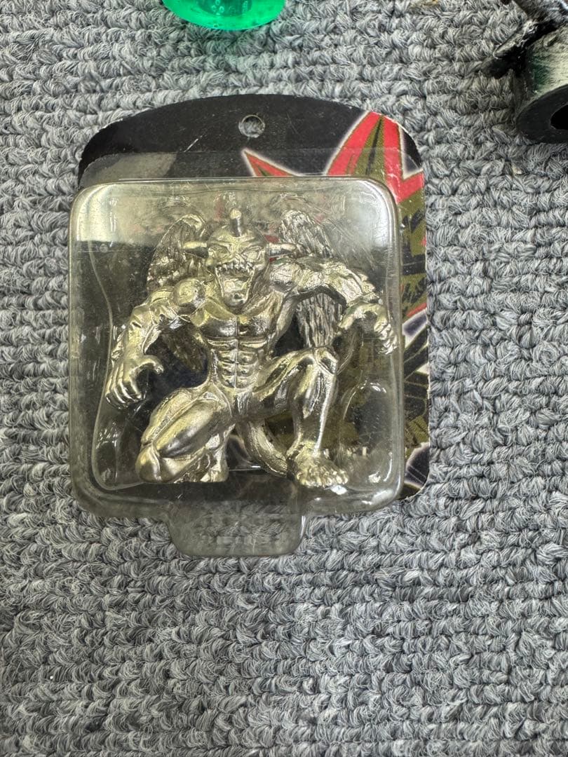 遊戯王　カプセルモンスター　ガチャガチャ　フィギュア　メタルディアシリーズ
