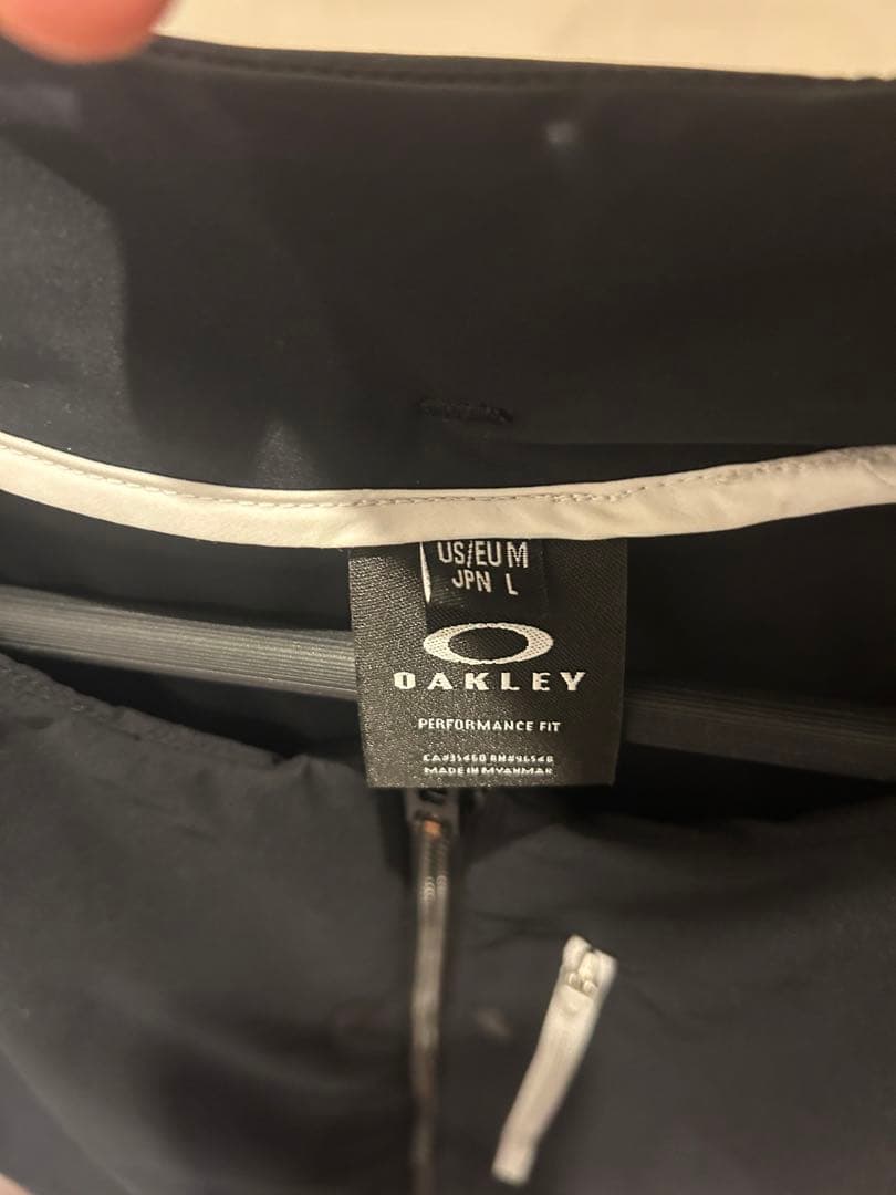 最終価格Oakley Performance Fit ジャケット L