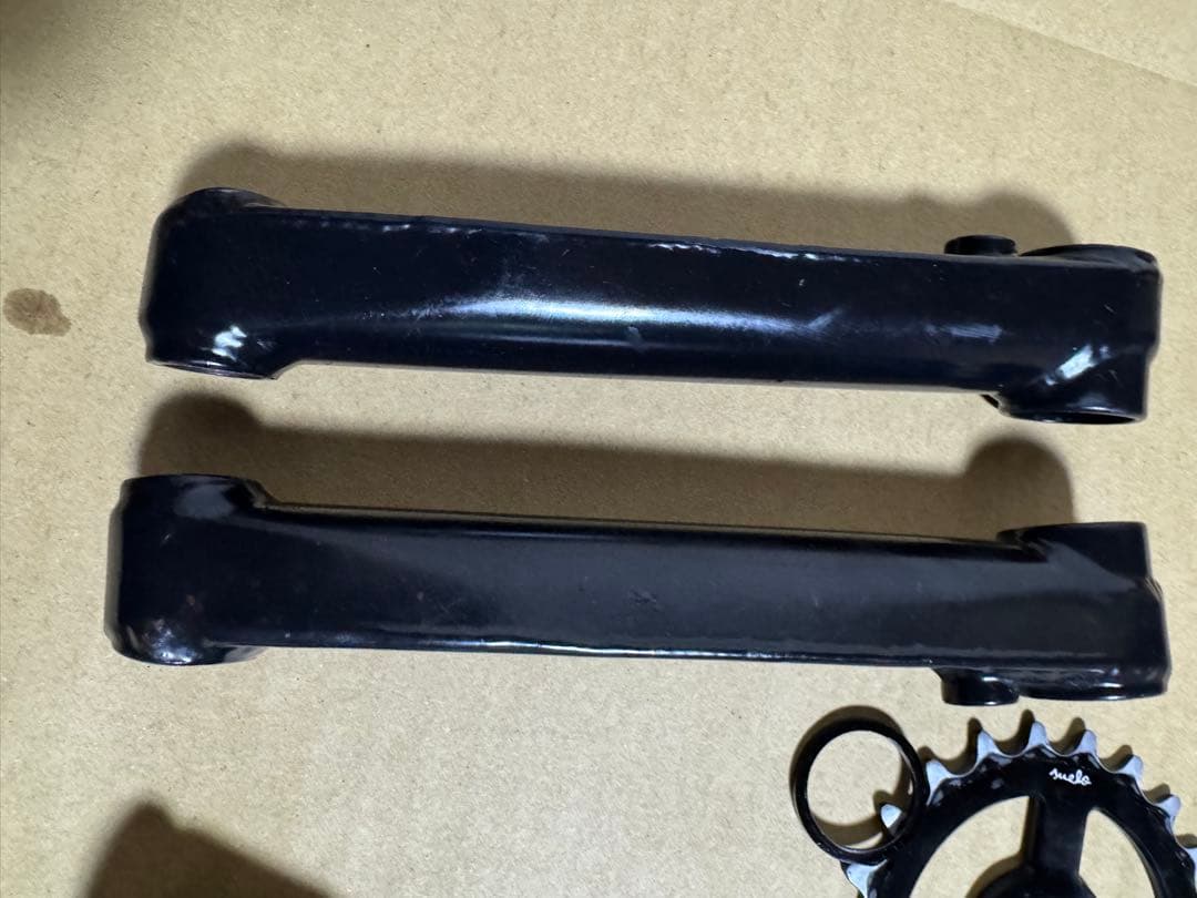 BMX クランクSUELO V3 CRANK SET 160MM 22T
