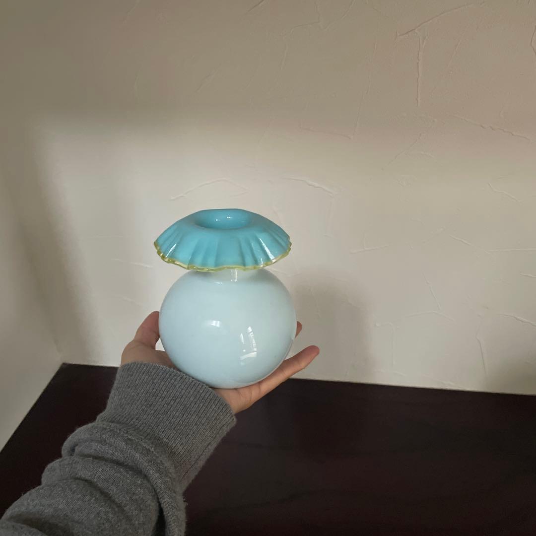 Fenton ヴィンテージ オパールセント フリル花瓶 ミルクガラス