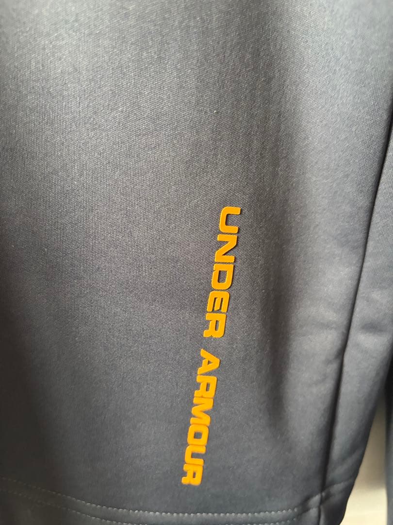 新品タグ付き！Under Armour めっちゃおしゃれジャージ