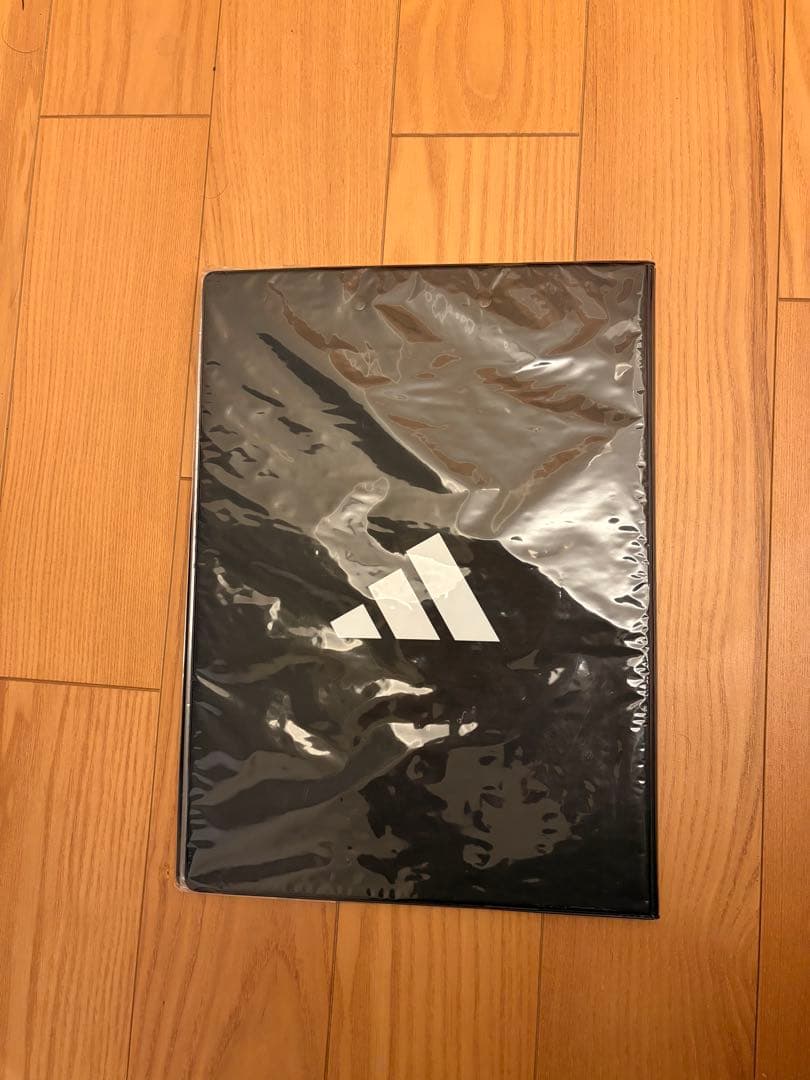 アディダス　バインダー