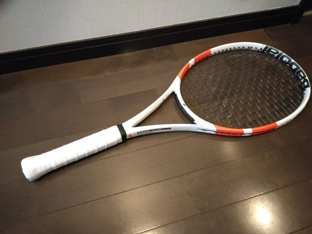 良品！Babolat ピュアストライク 100 硬式用テニスラケット