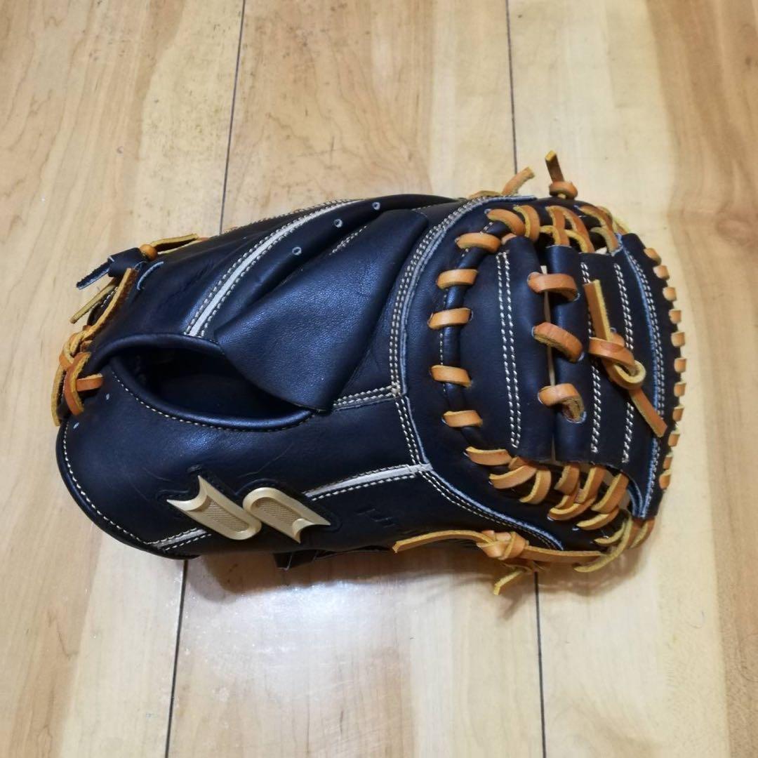 軟式 キャッチャーミット グローブ 黒とオレンジ
