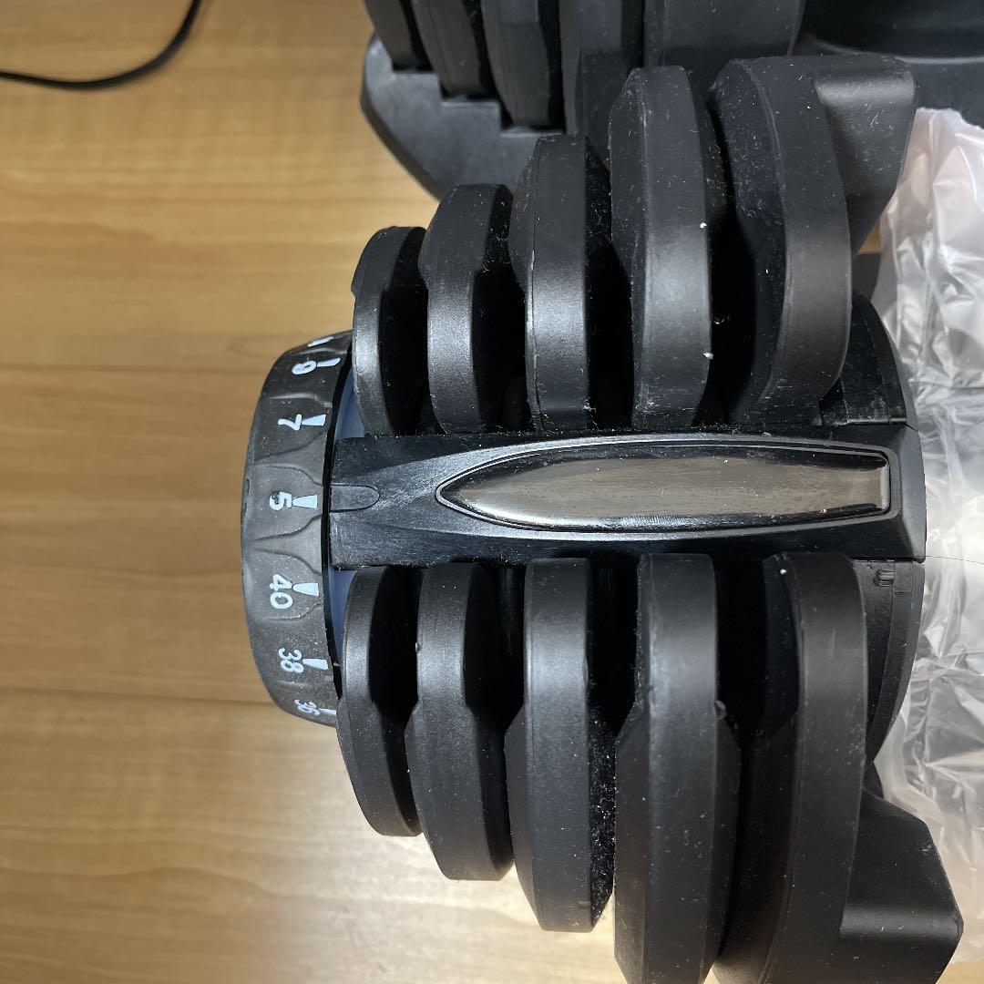 ダイヤルを回すだけで重さが変えられるダンベル